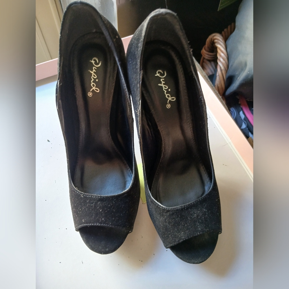 Qupid Elegant Black Suede Like Peep Toe Heels